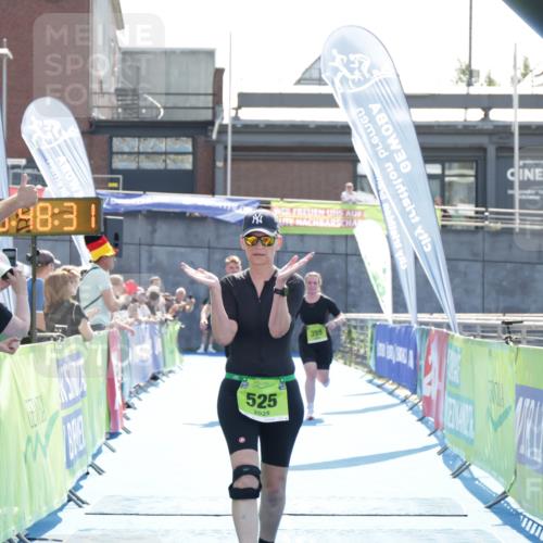 10.08.2025 - GEWOBA Citytriathlon Bremen H.Heesch http://msf.ph/oto/8553820 10.08.2025 15:48:35 Ziel 355 meine-sportfotos.de