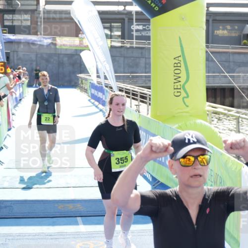 10.08.2025 - GEWOBA Citytriathlon Bremen H.Heesch http://msf.ph/oto/8553877 10.08.2025 15:48:40 Ziel 355 meine-sportfotos.de