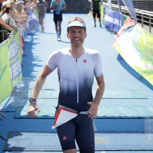 10.08.2025 - GEWOBA Citytriathlon Bremen H.Heesch http://msf.ph/oto/8553889 10.08.2025 14:03:12 Ziel 608, 644, 768, 799 meine-sportfotos.de