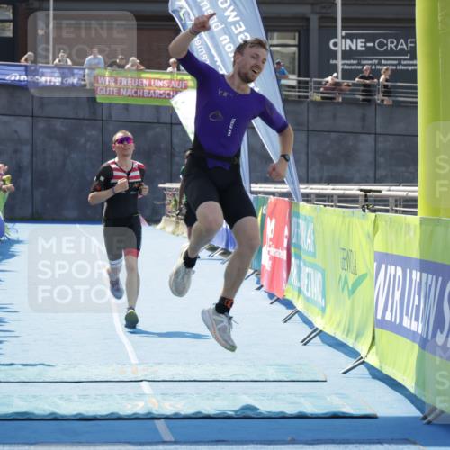 10.08.2025 - GEWOBA Citytriathlon Bremen H.Heesch http://msf.ph/oto/8553914 10.08.2025 14:03:38 Ziel 651, 763 meine-sportfotos.de
