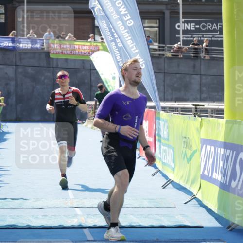 10.08.2025 - GEWOBA Citytriathlon Bremen H.Heesch http://msf.ph/oto/8553917 10.08.2025 14:03:38 Ziel 651, 763 meine-sportfotos.de
