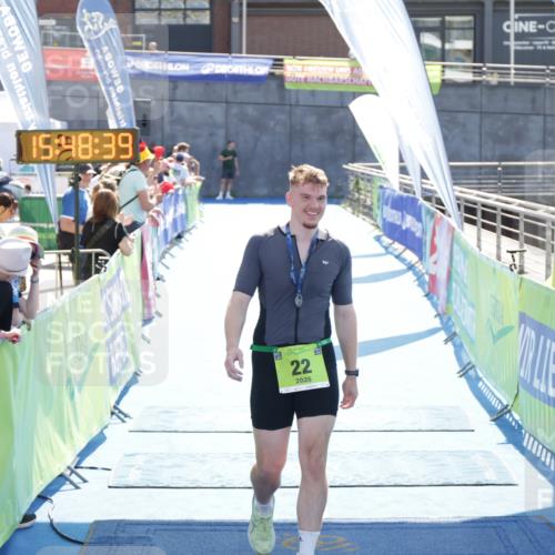 10.08.2025 - GEWOBA Citytriathlon Bremen H.Heesch http://msf.ph/oto/8553936 10.08.2025 15:48:43 Ziel 355 meine-sportfotos.de