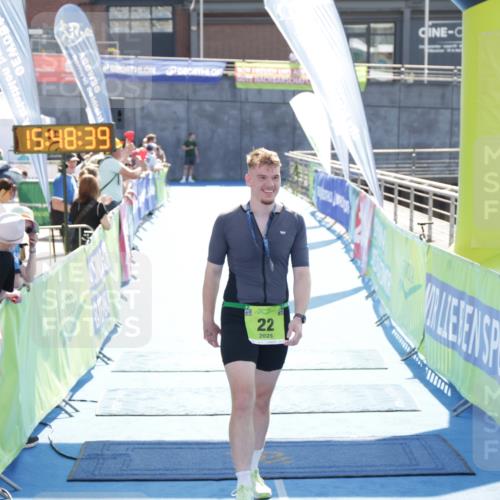10.08.2025 - GEWOBA Citytriathlon Bremen H.Heesch http://msf.ph/oto/8553945 10.08.2025 15:48:43 Ziel 355 meine-sportfotos.de