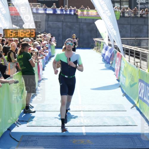 10.08.2025 - GEWOBA Citytriathlon Bremen H.Heesch http://msf.ph/oto/8553966 10.08.2025 15:16:27 Ziel 91, 93, 191, 488 meine-sportfotos.de