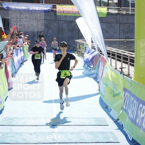 10.08.2025 - GEWOBA Citytriathlon Bremen H.Heesch http://msf.ph/oto/8553976 10.08.2025 15:49:25 Ziel 6, 364 meine-sportfotos.de