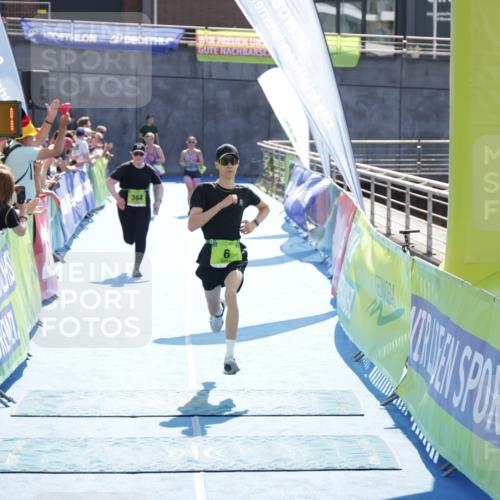 10.08.2025 - GEWOBA Citytriathlon Bremen H.Heesch http://msf.ph/oto/8553979 10.08.2025 15:49:25 Ziel 6, 364 meine-sportfotos.de