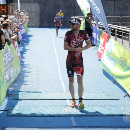 10.08.2025 - GEWOBA Citytriathlon Bremen H.Heesch http://msf.ph/oto/8553985 10.08.2025 14:04:44 Ziel 816 meine-sportfotos.de