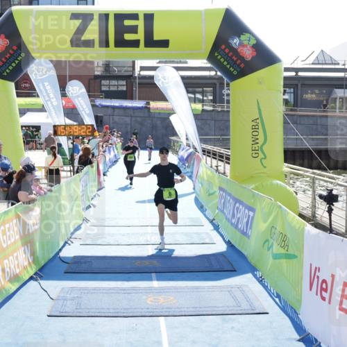 10.08.2025 - GEWOBA Citytriathlon Bremen H.Heesch http://msf.ph/oto/8554002 10.08.2025 15:49:26 Ziel 6, 364, 476, 477 meine-sportfotos.de