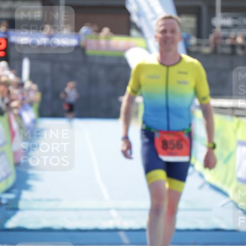 10.08.2025 - GEWOBA Citytriathlon Bremen H.Heesch http://msf.ph/oto/8554010 10.08.2025 14:04:56 Ziel 856, 914 meine-sportfotos.de