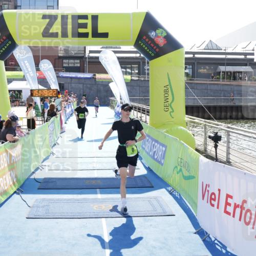 10.08.2025 - GEWOBA Citytriathlon Bremen H.Heesch http://msf.ph/oto/8554031 10.08.2025 15:49:27 Ziel 6, 364, 476, 477 meine-sportfotos.de