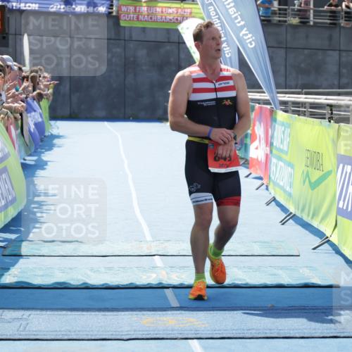10.08.2025 - GEWOBA Citytriathlon Bremen H.Heesch http://msf.ph/oto/8554038 10.08.2025 14:05:23 Ziel 849 meine-sportfotos.de