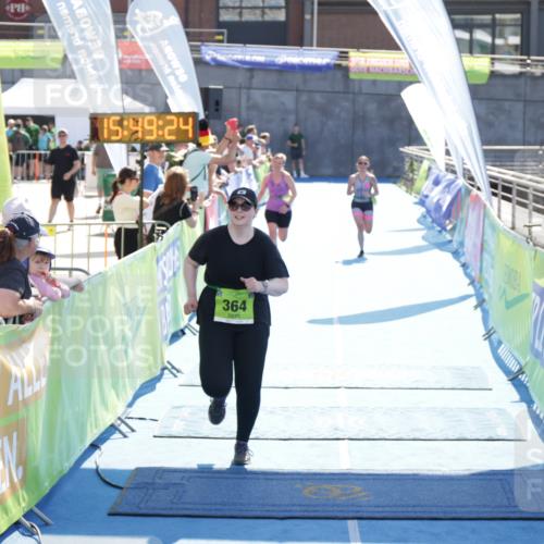 10.08.2025 - GEWOBA Citytriathlon Bremen H.Heesch http://msf.ph/oto/8554051 10.08.2025 15:49:29 Ziel 6, 364, 476, 477 meine-sportfotos.de