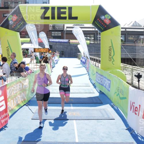 10.08.2025 - GEWOBA Citytriathlon Bremen H.Heesch http://msf.ph/oto/8554150 10.08.2025 15:49:33 Ziel 6, 364, 476, 477 meine-sportfotos.de