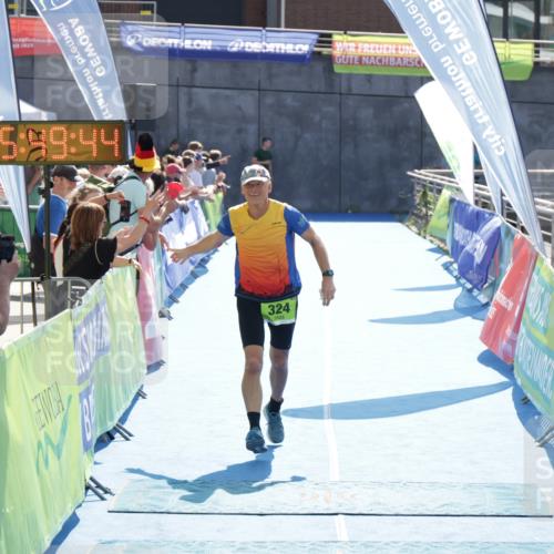 10.08.2025 - GEWOBA Citytriathlon Bremen H.Heesch http://msf.ph/oto/8554159 10.08.2025 15:49:48 Ziel 324 meine-sportfotos.de