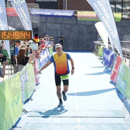 10.08.2025 - GEWOBA Citytriathlon Bremen H.Heesch http://msf.ph/oto/8554163 10.08.2025 15:49:48 Ziel 324 meine-sportfotos.de