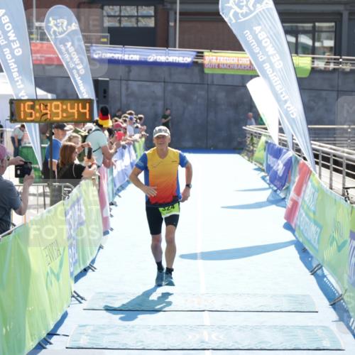 10.08.2025 - GEWOBA Citytriathlon Bremen H.Heesch http://msf.ph/oto/8554168 10.08.2025 15:49:48 Ziel 324 meine-sportfotos.de