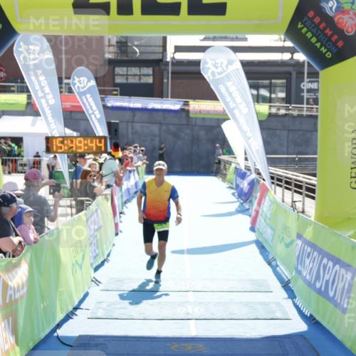 10.08.2025 - GEWOBA Citytriathlon Bremen H.Heesch http://msf.ph/oto/8554175 10.08.2025 15:49:48 Ziel 324 meine-sportfotos.de
