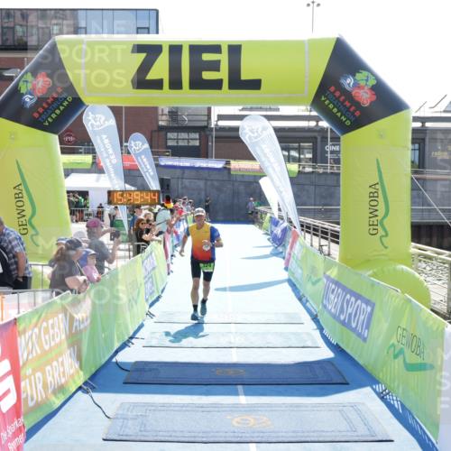 10.08.2025 - GEWOBA Citytriathlon Bremen H.Heesch http://msf.ph/oto/8554185 10.08.2025 15:49:48 Ziel 324 meine-sportfotos.de