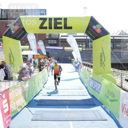 10.08.2025 - GEWOBA Citytriathlon Bremen H.Heesch http://msf.ph/oto/8554190 10.08.2025 15:49:48 Ziel 324 meine-sportfotos.de