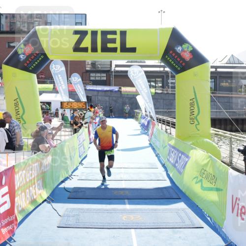 10.08.2025 - GEWOBA Citytriathlon Bremen H.Heesch http://msf.ph/oto/8554236 10.08.2025 15:49:49 Ziel 324 meine-sportfotos.de