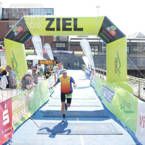10.08.2025 - GEWOBA Citytriathlon Bremen H.Heesch http://msf.ph/oto/8554243 10.08.2025 15:49:50 Ziel 324 meine-sportfotos.de