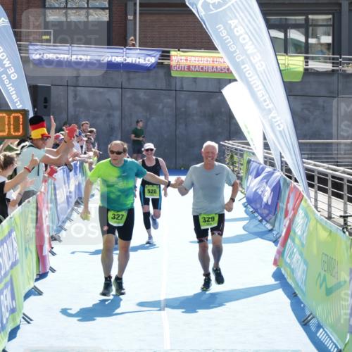10.08.2025 - GEWOBA Citytriathlon Bremen H.Heesch http://msf.ph/oto/8554258 10.08.2025 15:50:04 Ziel 327, 329, 340, 528 meine-sportfotos.de