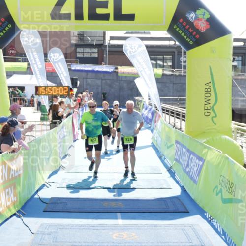 10.08.2025 - GEWOBA Citytriathlon Bremen H.Heesch http://msf.ph/oto/8554278 10.08.2025 15:50:06 Ziel 327, 329, 340, 528 meine-sportfotos.de