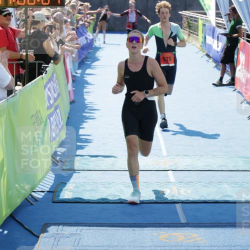 10.08.2025 - GEWOBA Citytriathlon Bremen H.Heesch http://msf.ph/oto/8554303 10.08.2025 14:08:05 Ziel 551, 578, 932 meine-sportfotos.de