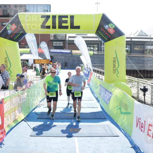 10.08.2025 - GEWOBA Citytriathlon Bremen H.Heesch http://msf.ph/oto/8554311 10.08.2025 15:50:08 Ziel 327, 329, 340, 528 meine-sportfotos.de