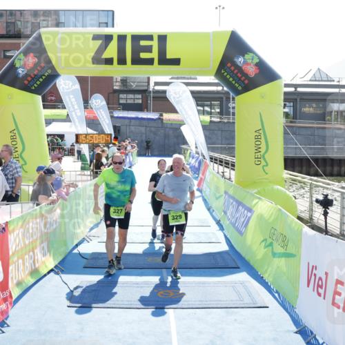 10.08.2025 - GEWOBA Citytriathlon Bremen H.Heesch http://msf.ph/oto/8554317 10.08.2025 15:50:08 Ziel 327, 329, 340, 528 meine-sportfotos.de