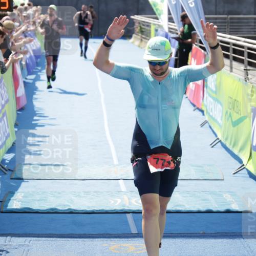 10.08.2025 - GEWOBA Citytriathlon Bremen H.Heesch http://msf.ph/oto/8554334 10.08.2025 14:08:27 Ziel 751, 771 meine-sportfotos.de