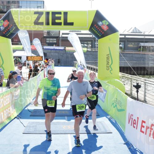 10.08.2025 - GEWOBA Citytriathlon Bremen H.Heesch http://msf.ph/oto/8554350 10.08.2025 15:50:09 Ziel 327, 329, 340, 528 meine-sportfotos.de