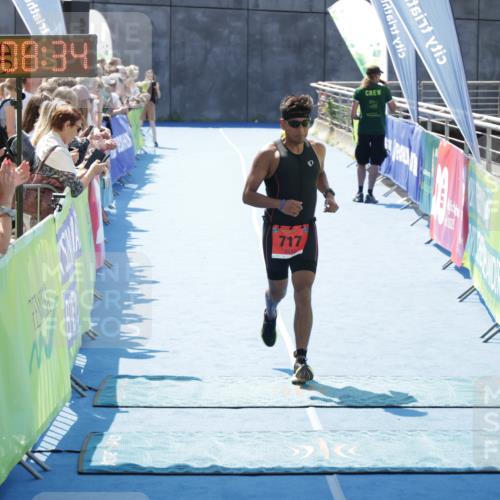 10.08.2025 - GEWOBA Citytriathlon Bremen H.Heesch http://msf.ph/oto/8554370 10.08.2025 14:08:38 Ziel 717, 751, 844 meine-sportfotos.de