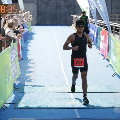 10.08.2025 - GEWOBA Citytriathlon Bremen H.Heesch http://msf.ph/oto/8554376 10.08.2025 14:08:38 Ziel 717, 751, 844 meine-sportfotos.de