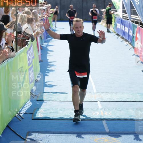 10.08.2025 - GEWOBA Citytriathlon Bremen H.Heesch http://msf.ph/oto/8554388 10.08.2025 14:08:53 Ziel 857 meine-sportfotos.de