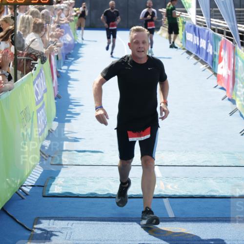 10.08.2025 - GEWOBA Citytriathlon Bremen H.Heesch http://msf.ph/oto/8554392 10.08.2025 14:08:54 Ziel 857 meine-sportfotos.de
