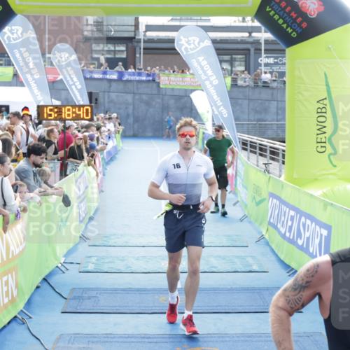 10.08.2025 - GEWOBA Citytriathlon Bremen H.Heesch http://msf.ph/oto/8554395 10.08.2025 15:18:44 Ziel 32, 215 meine-sportfotos.de