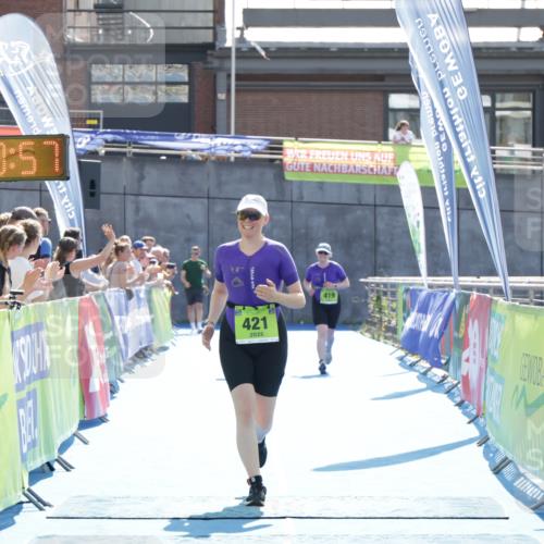 10.08.2025 - GEWOBA Citytriathlon Bremen H.Heesch http://msf.ph/oto/8554400 10.08.2025 15:51:01 Ziel 421 meine-sportfotos.de