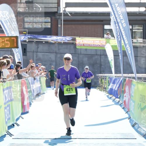 10.08.2025 - GEWOBA Citytriathlon Bremen H.Heesch http://msf.ph/oto/8554403 10.08.2025 15:51:01 Ziel 421 meine-sportfotos.de