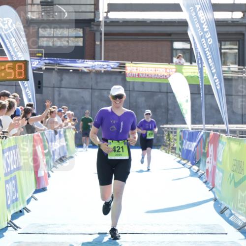 10.08.2025 - GEWOBA Citytriathlon Bremen H.Heesch http://msf.ph/oto/8554418 10.08.2025 15:51:02 Ziel 140, 419, 421 meine-sportfotos.de