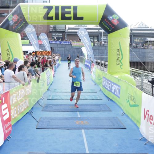 10.08.2025 - GEWOBA Citytriathlon Bremen H.Heesch http://msf.ph/oto/8554435 10.08.2025 15:18:56 Ziel 195, 281 meine-sportfotos.de