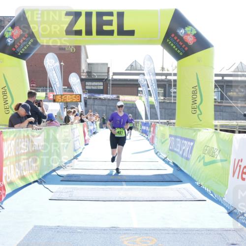 10.08.2025 - GEWOBA Citytriathlon Bremen H.Heesch http://msf.ph/oto/8554449 10.08.2025 15:51:02 Ziel 140, 419, 421 meine-sportfotos.de