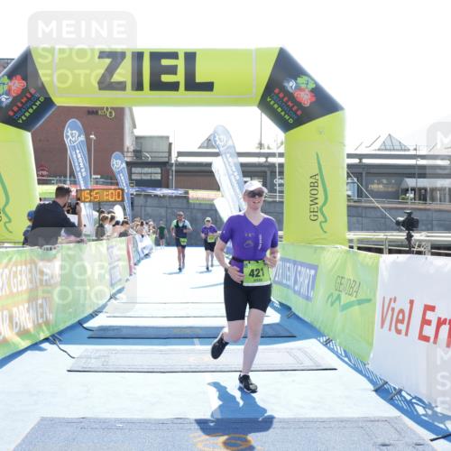 10.08.2025 - GEWOBA Citytriathlon Bremen H.Heesch http://msf.ph/oto/8554480 10.08.2025 15:51:04 Ziel 140, 419, 421 meine-sportfotos.de