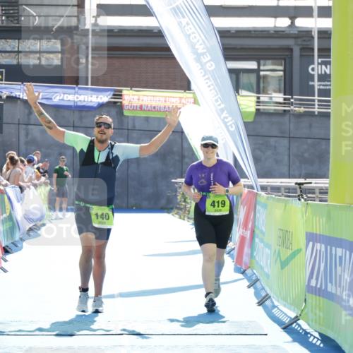 10.08.2025 - GEWOBA Citytriathlon Bremen H.Heesch http://msf.ph/oto/8554502 10.08.2025 15:51:07 Ziel 140, 419, 421 meine-sportfotos.de