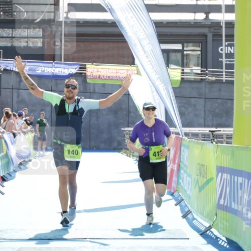10.08.2025 - GEWOBA Citytriathlon Bremen H.Heesch http://msf.ph/oto/8554506 10.08.2025 15:51:07 Ziel 140, 419, 421 meine-sportfotos.de
