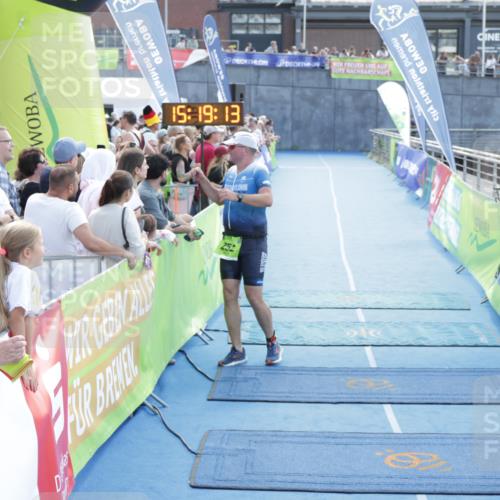 10.08.2025 - GEWOBA Citytriathlon Bremen H.Heesch http://msf.ph/oto/8554509 10.08.2025 15:19:17 Ziel 252 meine-sportfotos.de
