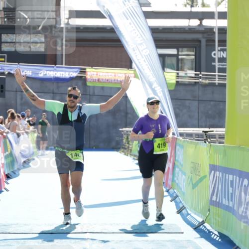 10.08.2025 - GEWOBA Citytriathlon Bremen H.Heesch http://msf.ph/oto/8554516 10.08.2025 15:51:07 Ziel 140, 419, 421 meine-sportfotos.de