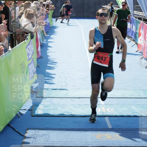 10.08.2025 - GEWOBA Citytriathlon Bremen H.Heesch http://msf.ph/oto/8554541 10.08.2025 14:10:00 Ziel 647 meine-sportfotos.de