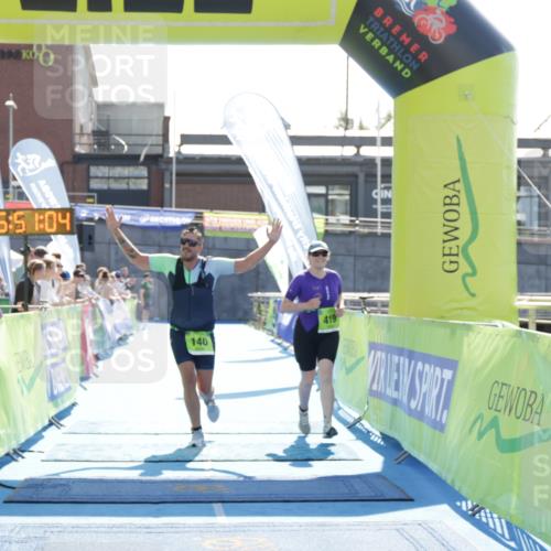10.08.2025 - GEWOBA Citytriathlon Bremen H.Heesch http://msf.ph/oto/8554547 10.08.2025 15:51:08 Ziel 140, 419, 421 meine-sportfotos.de