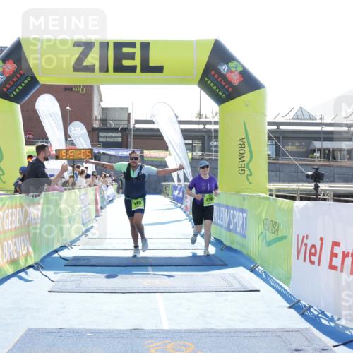 10.08.2025 - GEWOBA Citytriathlon Bremen H.Heesch http://msf.ph/oto/8554584 10.08.2025 15:51:09 Ziel 140, 419, 421 meine-sportfotos.de